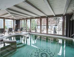 Švýcarský hotel byl postavený v roce 1859 na základech bývalé římské vily knězem Pierrem Pontem, který patřil k propagátorům alpské turistiky.