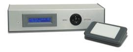 Přizpůsobí se konzoli, nabízí plné osvětlení s nastavitelnou intenzitou a je vybaven posuvnými jednoduchými nebo dvojitými LCD obrazovkami, které lze otočit tak, aby nepřekážely na panelu.