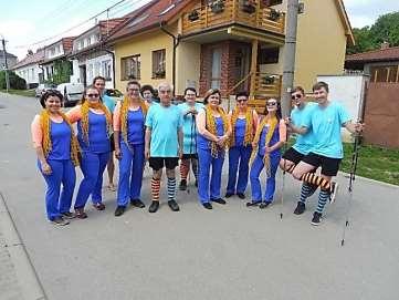 Chtěla bych poděkovat paní ředitelce Cikánkové, učitelkám a paní vychovatelce za jejich čas a energii, kterou vložily do vystoupení dětí.