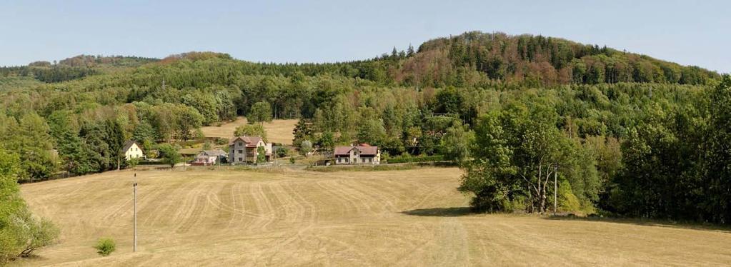 Pohled ze Skalky SV směrem na stožáry č.