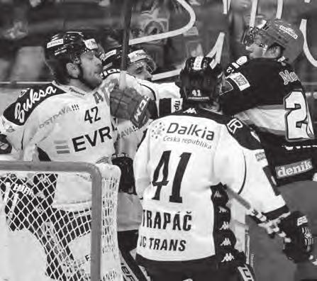 Třetiny: 3:0, 2:2, 1:0. Průběh utkání: 4:0, 4:1, 5:1, 5:2. Nejlepší hráči zápasu: Vladimír Svačina Peter Frühauf. Diváci: 5.198.