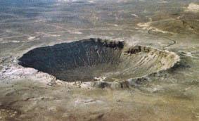 Kosmické hlídky Nebezpečná mohou být i menší tělesa (Arizonský kráter vyhloubil objekt o velikosti kolem 120 m, Tunguský meteorit z počátku 20.