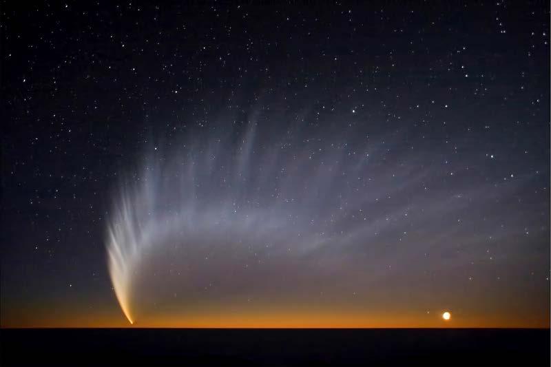Kometa při pohledu ze Země kometa