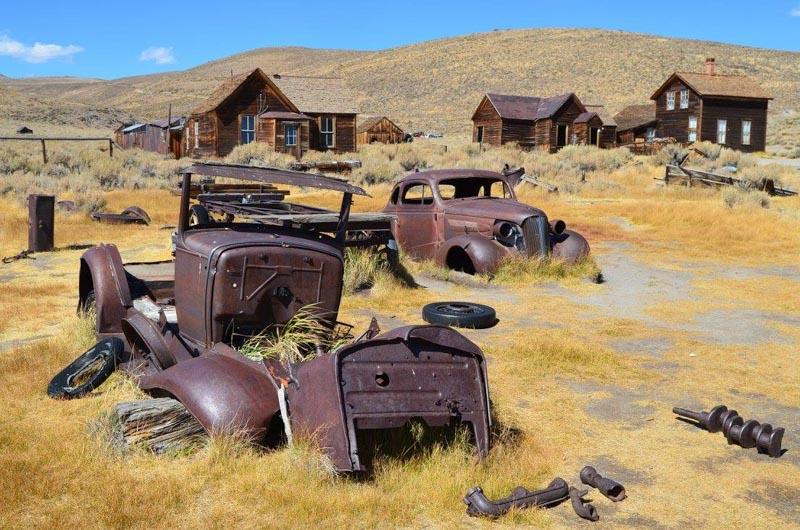 Bodie, město duchů Highway #1 ze San Francisca do LA Nádherné výhledy na oceán, útesy, kolonie rypoušů a další. Kempy si raději rezervujte dopředu, bývají plné.