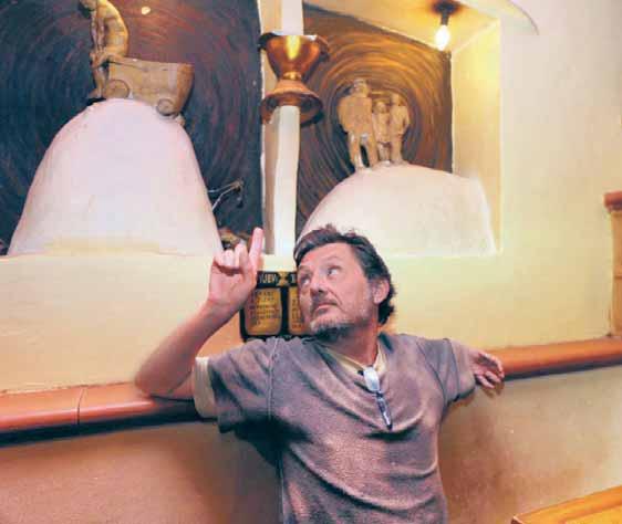 rozhovor Překvapilo mě, kolik nápadů a námětů dává Žižkov, říká Martin Velíšek Díla malíře a výtvarníka Martina Velíška pozná každý na první pohle Humor a groteska se tu střetává s nelaciným