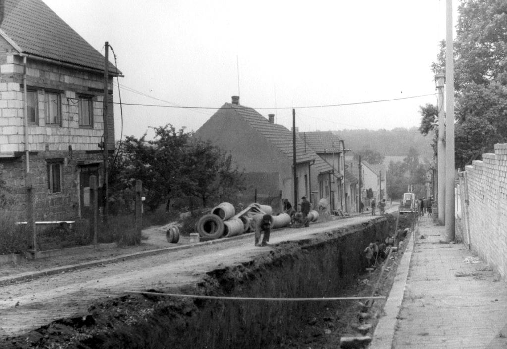 ulici od křižovatky s Litovickou ulicí a od České ulice v