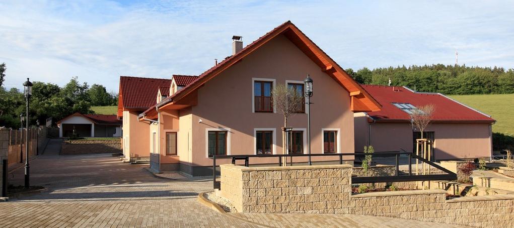 Oblast podpory 4.2 Zlepšování kvality a nabídky ubytovacích a stravovacích zařízení V roce 2011 nebyla pro oblast podpory 4.2 otevřena ţádná výzva. Nová výzva je plánována na rok 2012.