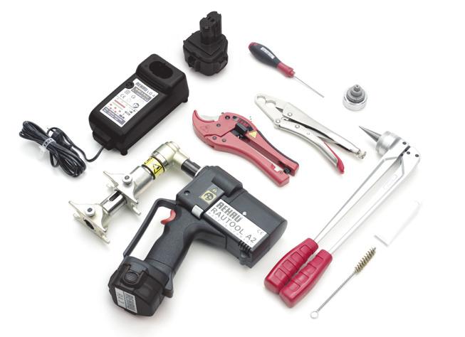 RAUTOOL nástroje Pro zpracování násuvné objímky REHAU je k dispozici různé ruční, hydraulické a elektromechanické nářadí: RAUTOOL M1 Ruční nástroj s dvojitou hadicí vždy pro 2 rozměry.