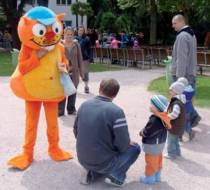 Výroční zpráva 2011 CENTRUM PŘÁTELSKÉ RODINĚ BUDULÍNEK Co nám dal rok 2011? Dal nám mnoho dětí.