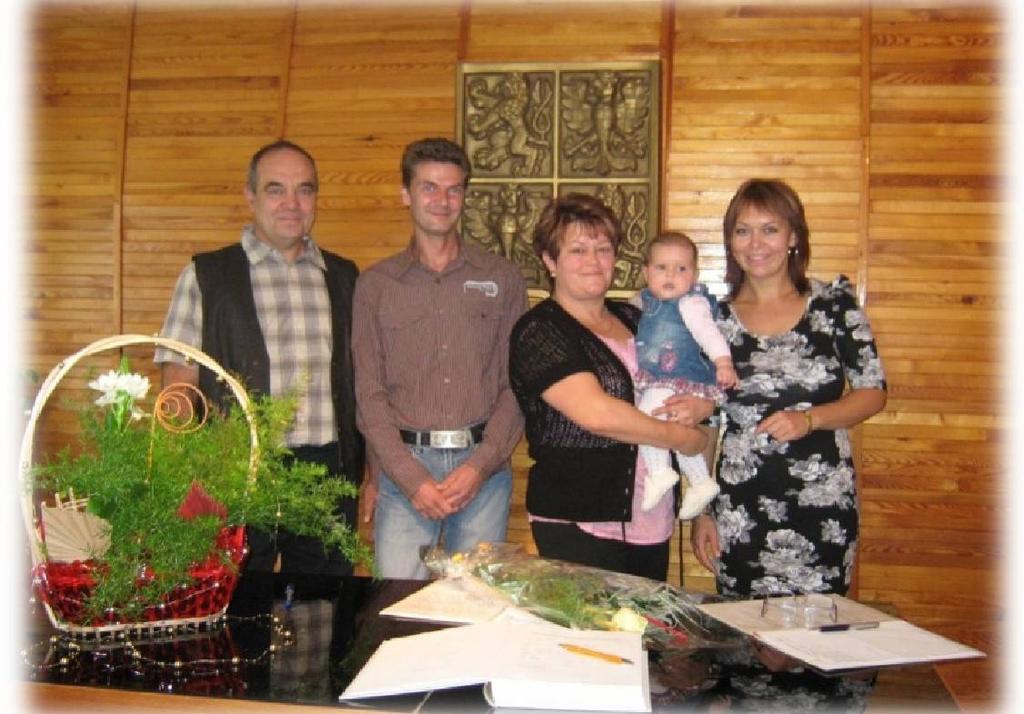 10/2011 Měsíčník Obecního úřadu Chbany VÍTÁNÍ OBČÁNKŮ VE CHBANECH Dne 17.9.2011 proběhlo vítání občánků v obřadní síni ve Chbanech.
