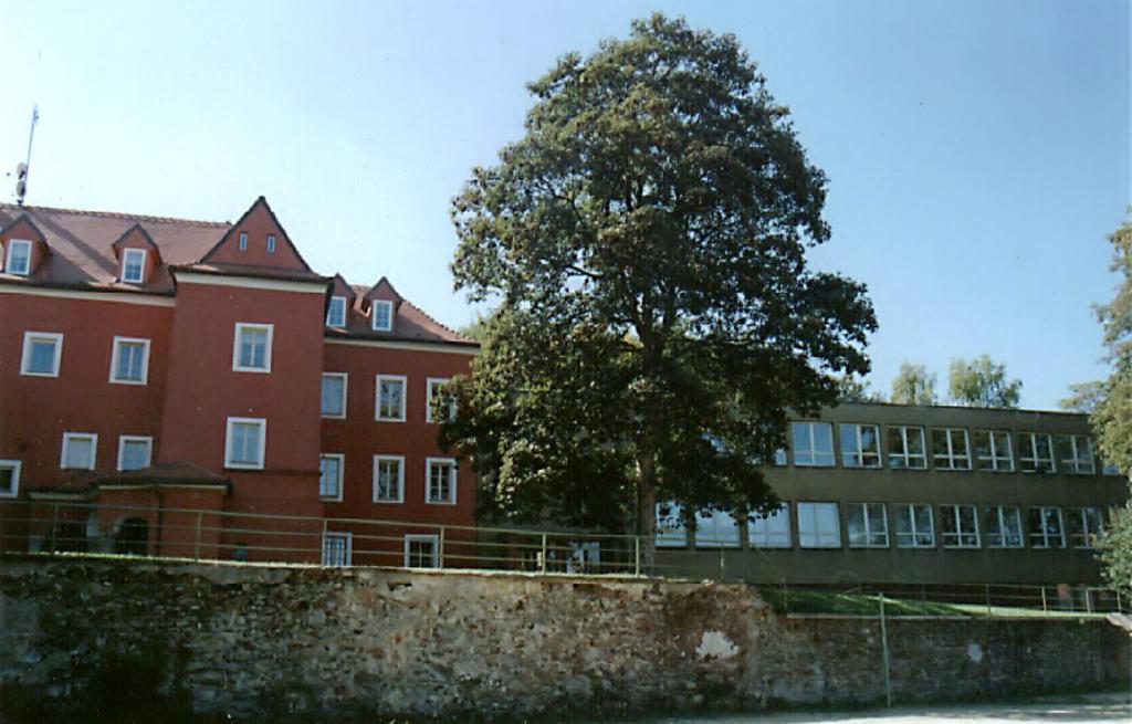 217/218 Svobodná chebská škola, základní