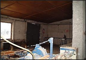stavbu z roku 2001. Stav konstrukcí je dobrý a odpovídá stáří. 2) Výrobní hala - střední na poz. parc. č.