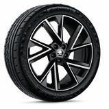 Ať už je Vaším cílem zdůraznit u vozu ŠKODA FABIA jeho eleganci, nebo sportovního ducha,