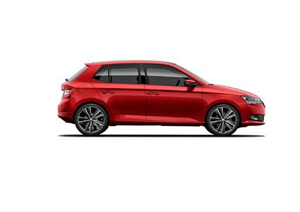 VÁŠ JEDINEČNÝ VŮZ VAŠE ŠKODA Stáhněte si aplikaci MyŠKODA, užitečného servisního pomocníka na Vaše cesty. Pro ŠKODA Originální díly a příslušenství navštivte ŠKODA E-shop.