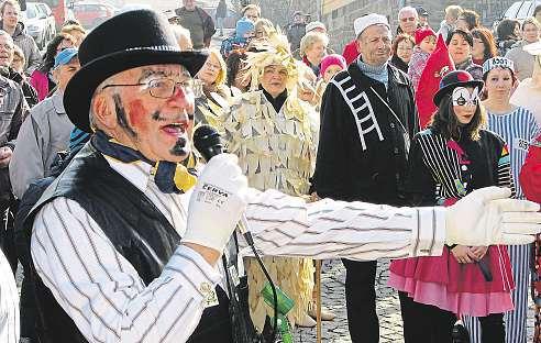 Příbramsko 9. února 2018 5 Kdyžhasiči dělají masopustpohornicku DOKONČENÍ ZE STRANY 3 Vminulostibylyjedním ztématdalskabáty, hříšná ves nebo pohádka Dařbuján apandrhola.