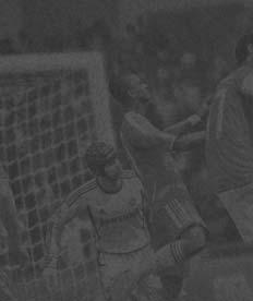simulace, www.ea.com/cz/fifa-12 platforma: PC, X360, PS3 Oblíbený mód Ultimate Team je tentokrát na disku s hrou, což se cení Ale zpátky na hřiště.