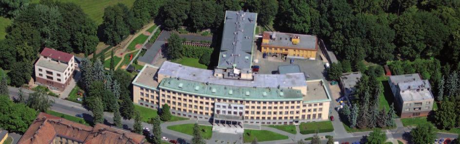 12 Lékařská fakulta Univerzity Karlovy v Hradci Králové, Česká republika Hradec Králové Velké náměstí / Hradec Králové Old Town square Hradec Králové jedno z nejhezčích měst v České republice, leží