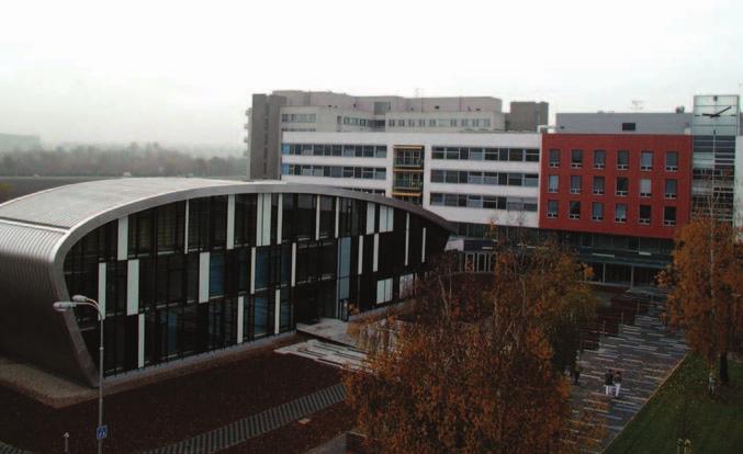 13 Charles University Faculty of Medicine in Hradec Králové, Czech Republic Hradec Králové, a town with a population of approximately 100 000 inhabitants and one of the most beautiful in the Czech