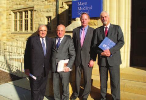 24 Organizace stáží Na návštěvě Mayo Medical School, zleva: prof. Schirger, prof. Šteiner, děkan Lindor, děkan Palička / From left: Prof. Schirger, Prof.
