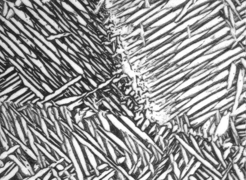 Obr. č.1: Lamelární struktura tuhého roztoku α slitiny. [15] 2.6.5 α/β titanové slitiny Vyznačují se velkou škálou struktur viz. obr. č.2. Vlastnosti při tváření za tepla jsou velmi dobré a většina těchto slitin může vykazovat superplastické vlastnosti.