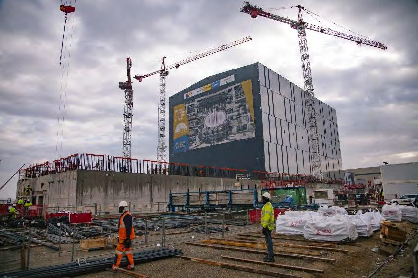 Termojaderná elektrárna Tokamak ITER první fúzní reaktor, výkon 500 MW, 10krát vyšší než vklad, demonstruje chování plazmy u elektrárny, fúzní reakce