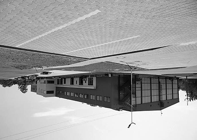 : 312 889 111 Na pozemku o rozloze přes 29 000 m2, který byl jen velmi málo využíván pro uložení stavebního materiálu, se podařilo ve velmi krátké době vybudovat moderní skladový areál, ve kterém je