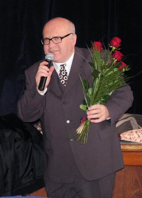 Poděkování ředitele FCH Starý Knín Vážení čtenáři výroční zprávy, pro rok 2013 s vděčností vzpomínáme na návštěvu našeho milovaného arcibiskupa Otce kardinála Dominika Duky u příležitosti oslav