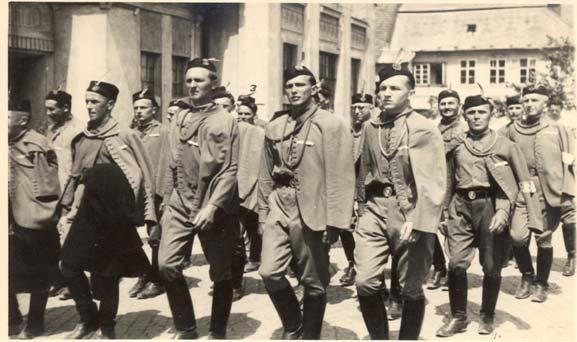 V popředí zleva: Josef Ptačovský z TJ Sokol Polná, Josef Forstner, předseda MNV v Polné, Otakar Med z TJ Sokol Humpolec, MUDr.