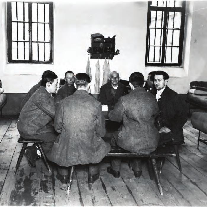 5 let 2 VS ČR 1918-1939 Mužská ložnice pro výkon trestu žaláře Po vzniku Československé republiky (ČSR) v roce 1918 byl převzat justiční a vězeňský systém rakouské monarchie.