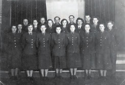 5 let 2 VS ČR 1945-1952 Ústřední soubor SVS (Plzeň) Odsouzený na justičním statku Zálezly Včelín na justičním statku Zálezly (1949)