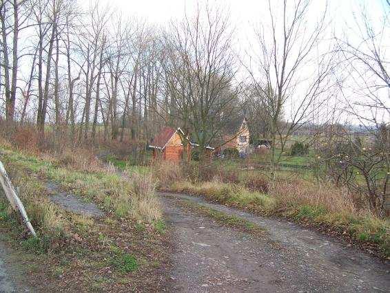 První rozvojová lokalita - nad silničním mostem Dašice Komárov, Dolní Roveň.