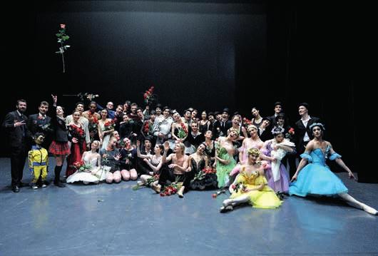 Rajnocha proběhla beseda s choreografem Paulem Chalmerem, Chiarou Lo Piparo (Konstance), Giordanem Bozzou (d Artagnan), českou zpěvačkou