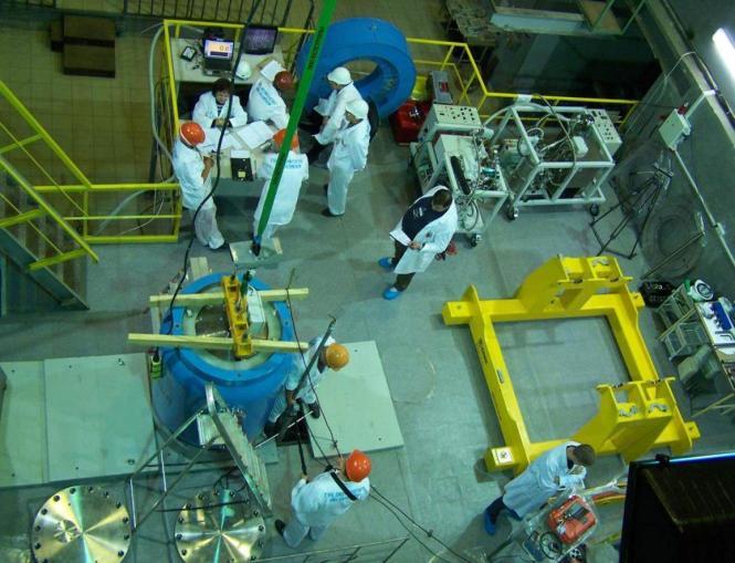 manipulátorů a přípravků, zpracování a úpravu primárních a sekundárně vzniklých RAO a řízení radiační ochrany.