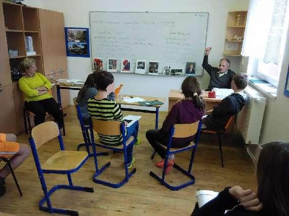 říjen / Hradec Králové / 21. října / Hradec Králové / V říjnu jsme se v rámci výuky dějepisu stali realizátory školního projektu s názvem Československo v době komunismu 19481989.