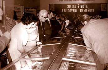 krouïek ruãních prací nebo mlad ch hospodynûk. V roce 1969 uï mûl DDM tfii oddûlení: technické s patnácti krouïky, kulturní s devatenácti krouïky a tûlov chovné s osmi krouïky.