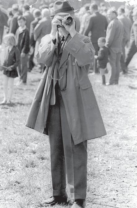 Mûstská kronika se o KAV poprvé zmiàuje v roce 1989, a to jako o nevelk[é] skupin[û], která chce napomáhat k rozvoji sv ch vlastních ãlenû a k jejich zdokonalování, ale také k obohacení kulturního