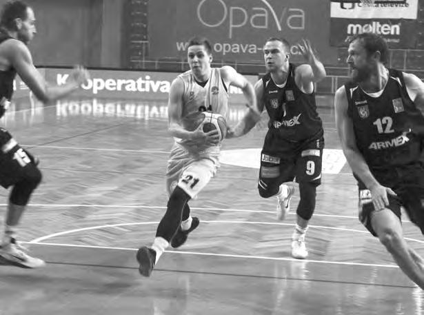 Skupina načíná druhou polovinu a do Opavy přijíždí Děčín. Basketbal se v tomto městě začal hrát už na konci roku 1945 a od roku 1947 se Děčín účastnil i regulérních soutěží.