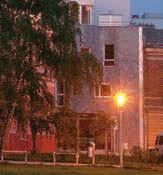 Čtenář kdysi a dnes Ještě před 25 lety byl čtenář zcela závislý na fyzických návštěvách  Pokud potřeboval určitou knihu, musel do knihovny přijít (případně i zatelefonovat) a zeptat se nebo si najít