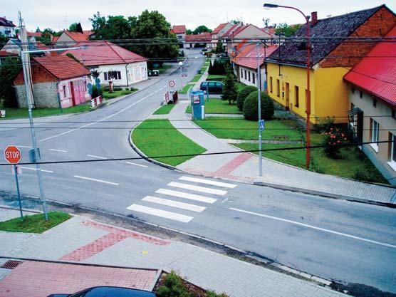 Oprava oplocení hřiště u ZŠ Habrovany 594 000,- dotace JMK 300 000,-