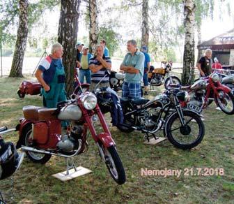 V rámci této akce byla Nové chodníky v průtahu obcí Přátelé historických vozidel Veteránistickou sezonu jsme tradičně zahájili návštěvou setkání historických vozidel 1. května 2018 v Bučovicích.