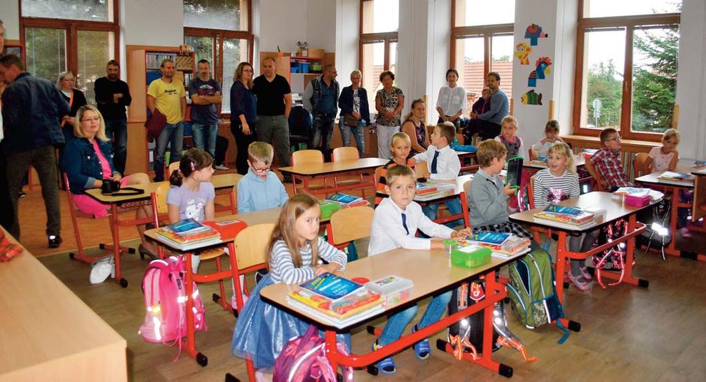 69/2018 Habrovansk ZPRAVODAJ str. 5 Prvňáčci poprvé ve škole Začal nový školní rok 2018/2019 Vážení rodiče a přátelé habrovanské základní školy, v pondělí 3.
