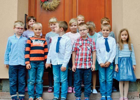 Přes letní prázdniny byla částečně vymalována základní škola a kuchyně v mateřské škole. Dvě učebny v základní škole byly dovybaveny novým nábytkem.