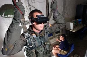 Virtuální realita systémy virtuální reality překročení bariéry člověk x počítač již ne dopisování pomocí klávesnice a obrazovky.
