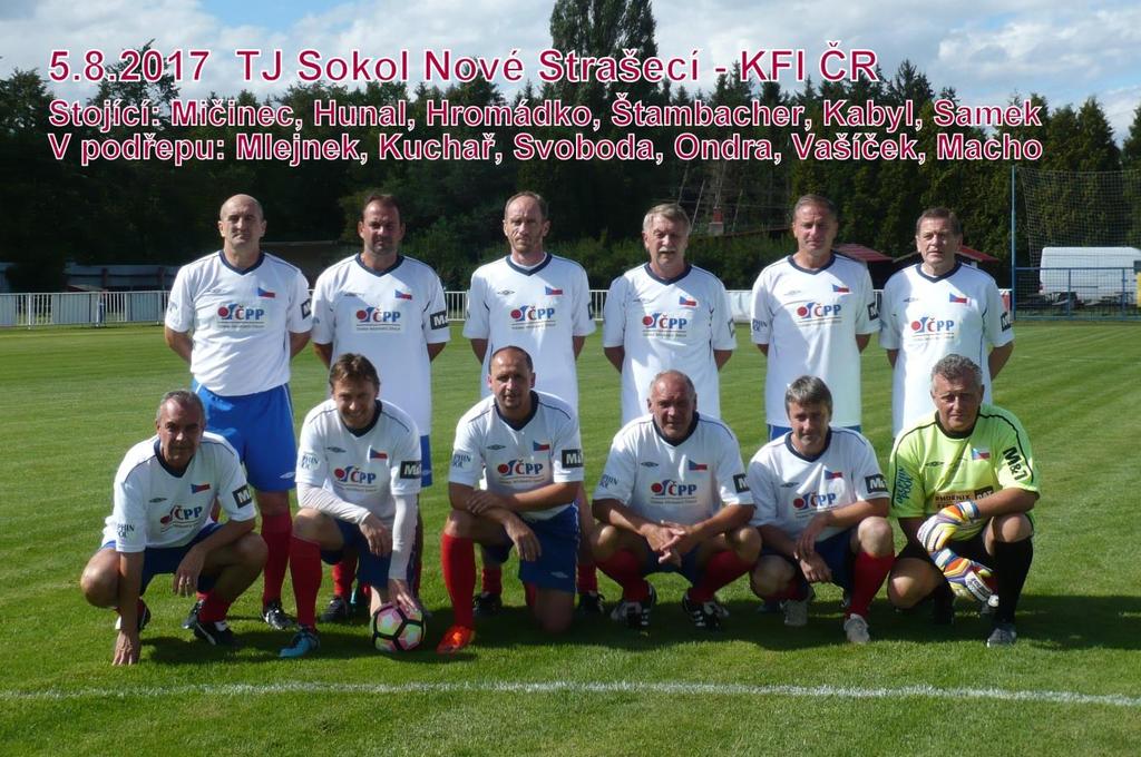 5.8.2017 Sokol Nové Strašecí - KFI ČR 3 : 3 Hrálo se za velikého vedra a soupeřem internacionálů byla domácí stará garda, posílená několika mladšími hráči, kteří svou pohyblivostí dokázali eliminovat