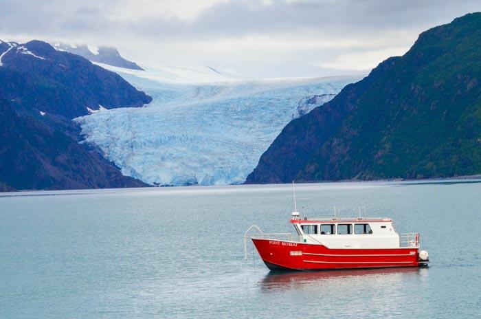 Lodní výlet kolem Kenai Fjords NP Kdy se na Aljašku vydat a proč právě v tuhle dobu Roční období se dají shrnout následovně: červen = jaro červenec = léto srpen = podzim všechno ostatní = zima.