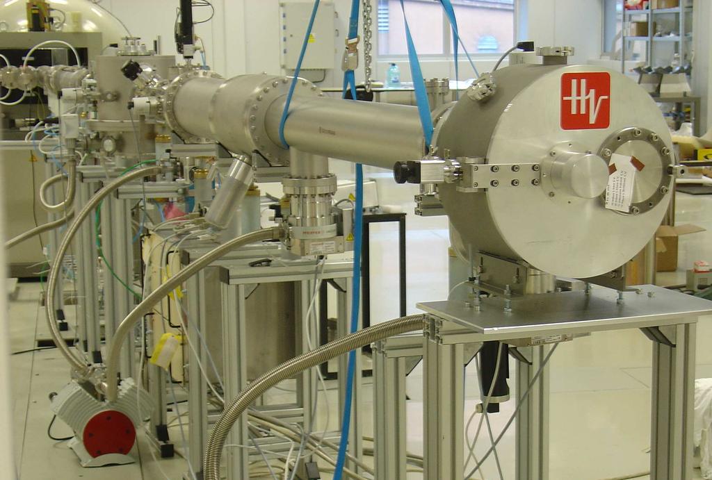 Vnásledujícím období bude urychlovač postupně doplněn dalším experimentálním zařízením umožňujícím jeho efektivní využití (iontové trasy).