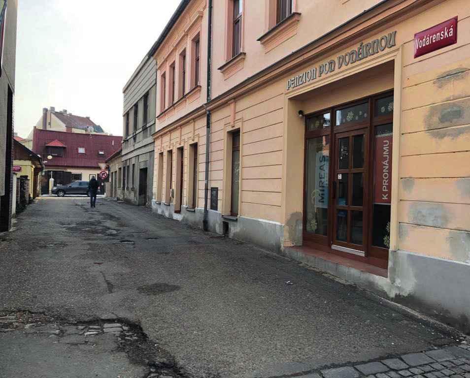 Z NYMBURKA Vodárenská ulice projde v letošním roce proměnou Ulice se nachází v historickém centru a je součástí městské památkové zóny.