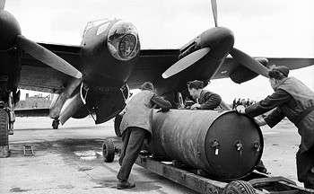 Do května 1941 bylo několik HC 4000 liberních pum použito Bomber Commandem a v srpnu 1941 bylo 226 bomb svrženo bez prokázaných poruch.