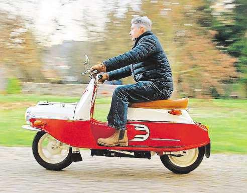 Skútr ČZ 175, představený vůbec poprvé veřejnosti v prvomájovém průvodu ve Strakonicích roku 1956, si pro svůj specifický tvar s nízkým protáhlým čumákem zakončeným velkým světlo- ČZ 175 Prase vznikl