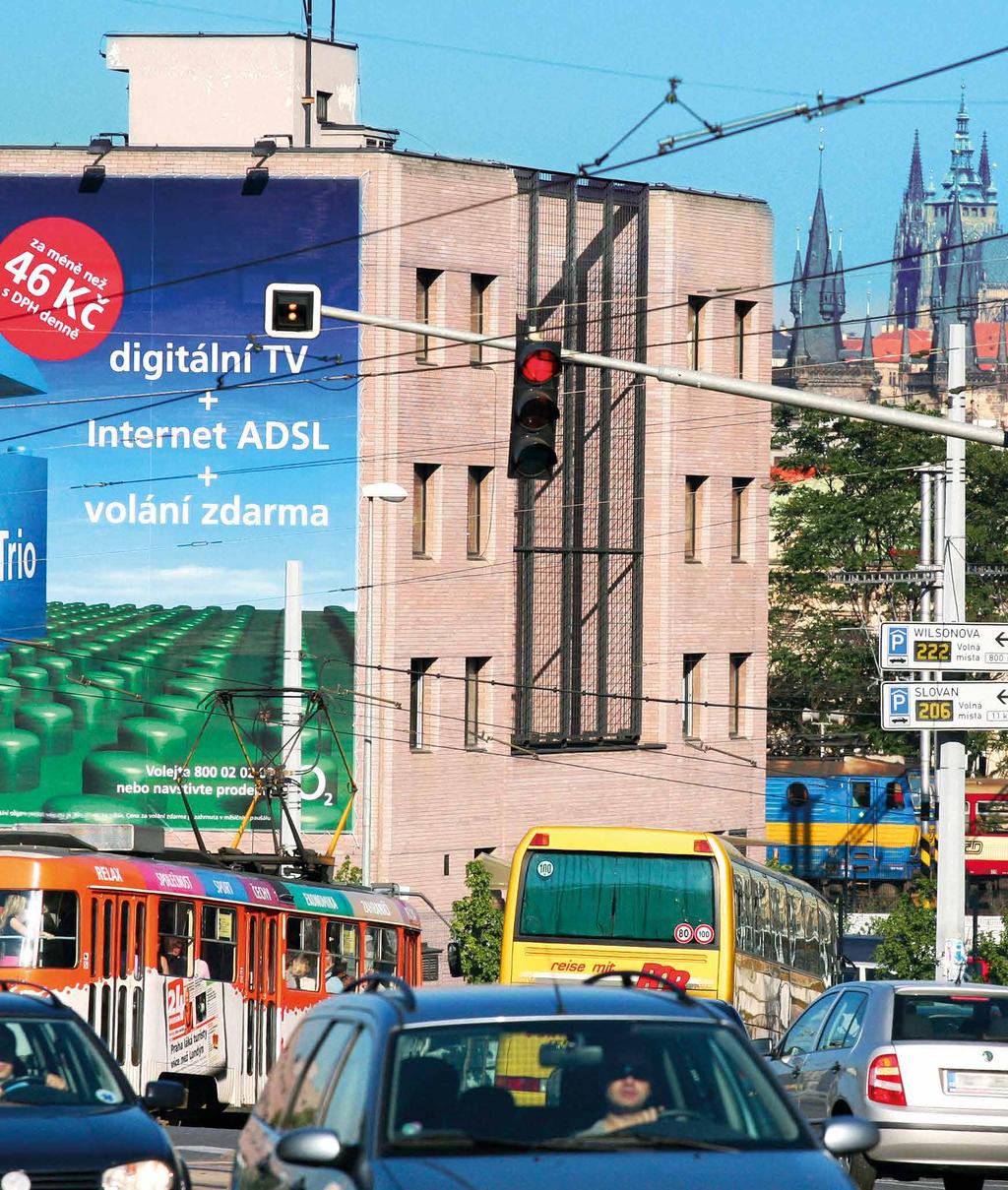 Chcete-li ukázat, že na to Váš produkt má, využijte velkoformátové reklamní plachty.